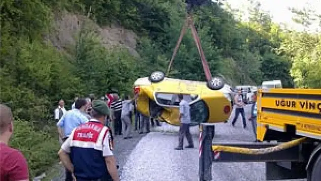  MICIRDA KAYAN ARAÇ BARAJA UÇTU: 2 YARALI