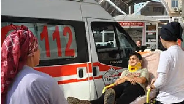  PARK HALİNDEKİ KAMYONA ÇARPTI