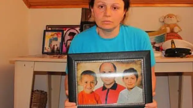 SELDE İKİ OĞLUNU, AĞLAMAKTAN GÖZLERİNİ KAYBETTİ