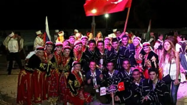  BÜYÜKŞEHİR BELEDİYESİ 7 KUPA İLE DÖNÜYOR