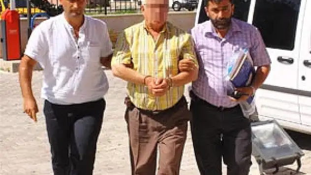  TARTIŞTIĞI EŞİNİ BIÇAKLAYARAK ÖLDÜRDÜ