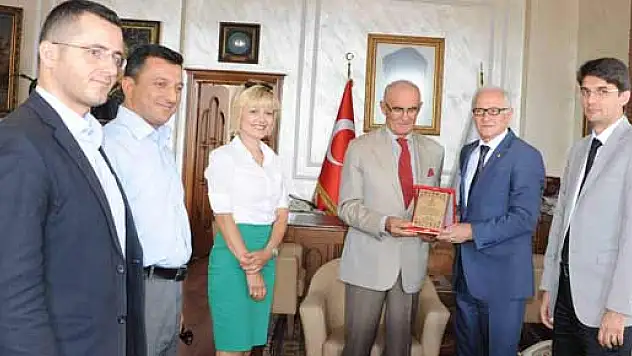  SAMSUN BAROSU'NDAN BAŞKAN YILMAZ'A TEŞEKKÜR ZİYARETİ