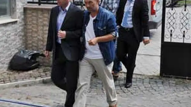 GÖZALTINA ALINAN BANKA GÖREVLİLERİ SERBEST