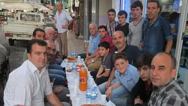 Emir Elektrik'ten Geleneksel Sokak İftarı