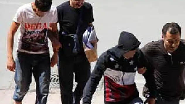 CAMİNİN ÇELİK PARA KASASINI ÇALAN 3 KİŞİ YAKALANDI