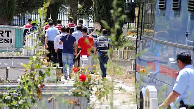 YOLSUZLUK BELGELERİ MEZARLIKTAN ÇIKTI