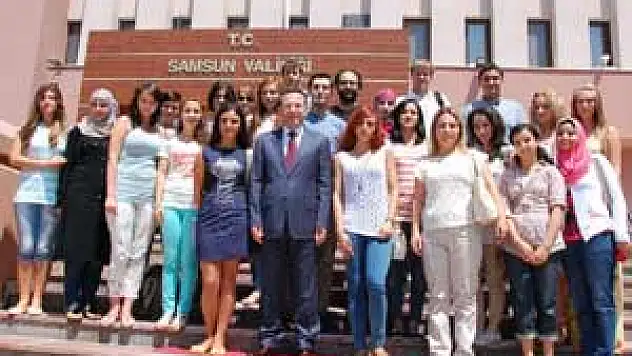 YABANCI ÖĞRENCİLERDEN VALİYE ZİYARET