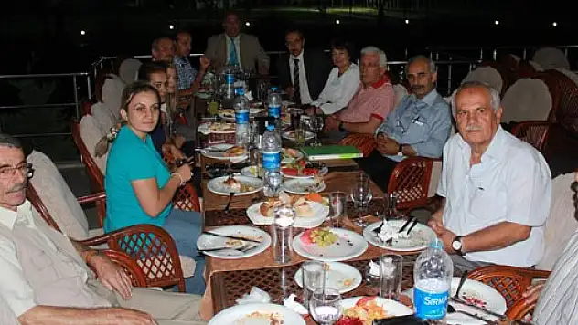 İFTAR YEMEĞİNİN KONUSU FINDIK FİYATI OLDU