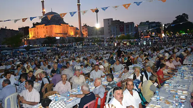 AK Parti'den 5 Bin Kişiye İftar…