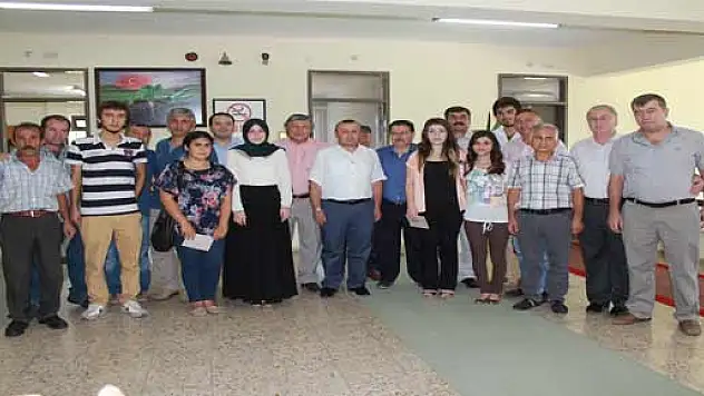 ŞEKER İŞ SENDİKASI ÜNİVERSİTEYİ KAZANAN ÖĞRENCİLERİ ONURLANDIRDI