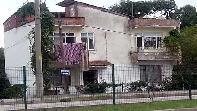 'Dayısını Ve Yengesini Öldürdü'