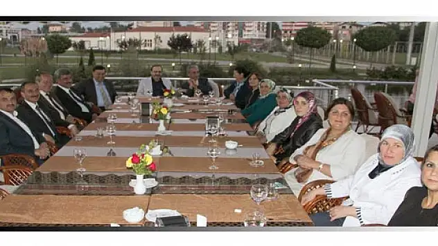 Ak Partili Belediye Başkanları Çarşamba'da