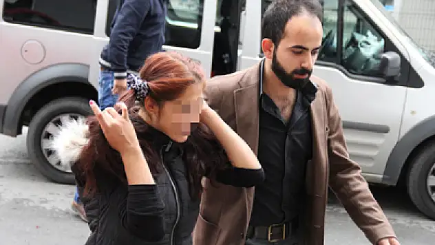 Bebek Giysisi Çalan Kızlar Yakalandı