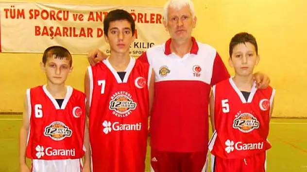 Çarşamba 12 DABO 10. Yıldızlar Şöleni için İstanbul'da