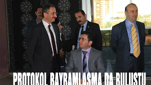 Protokol bayramlaştı