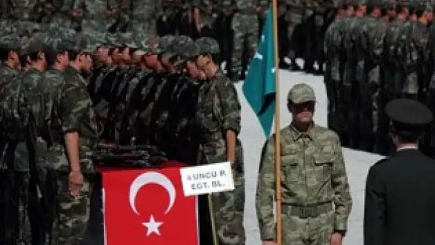 750 bin kaçak asker için düğmeye bastı