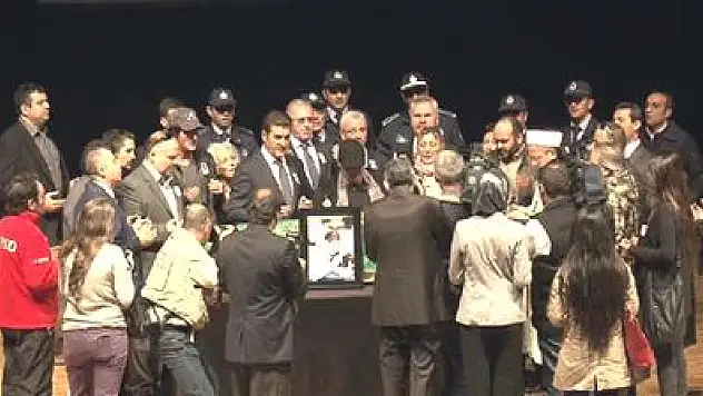 Savaş Ay Son Yolculuğu'na Uğurlanıyor 