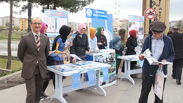Özkan, 'Gençlerimizin Elinden Tutacağız'
