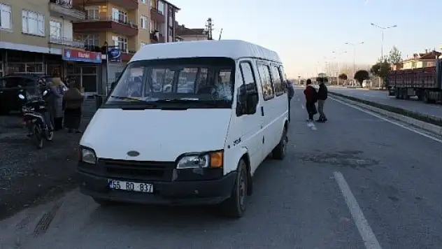 Minibüsün Çarptığı Öğrenci Yaralandı
