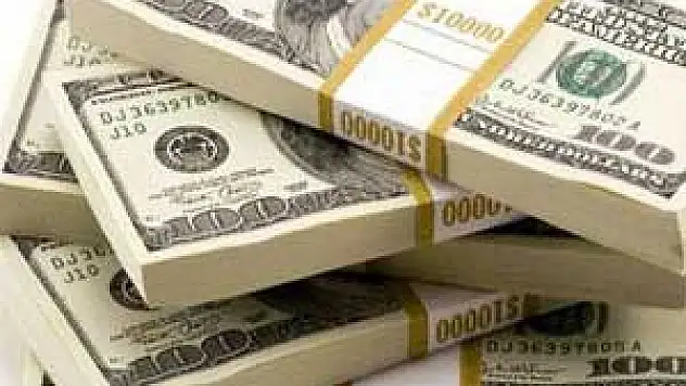 Dolar rekora doymuyor