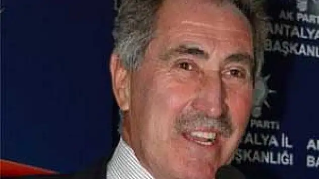 Ertuğrul Günay, AK Parti'den istifa etti