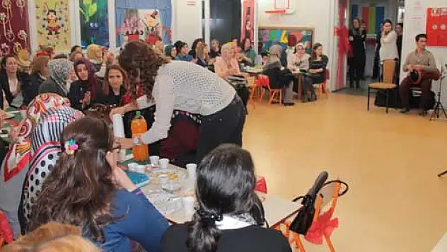 Nene Hatun Anaokulundan anneleri eğlendiren etkinlik