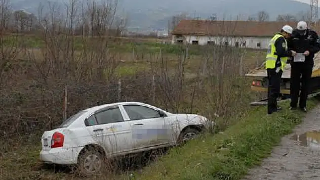 Otomobil Şarampole Uçtu