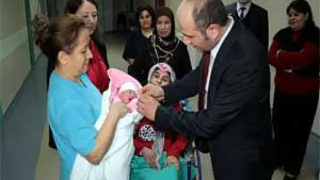 SAMSUN'DA 2014'ÜN İLK BEBEĞİ 00.00'DA DOĞDU