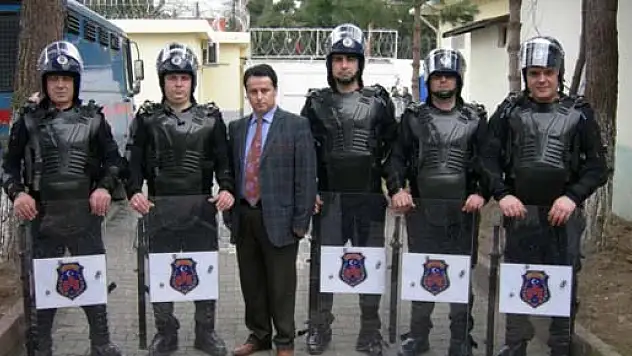 Kapalı Ceza İnfaz Kurumuna Robokop