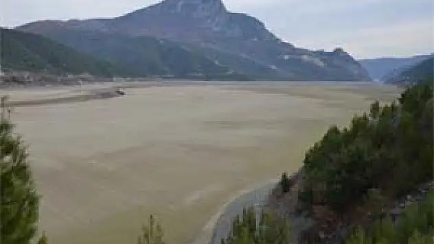 Altınkaya Barajı'nda Çöle Döndü