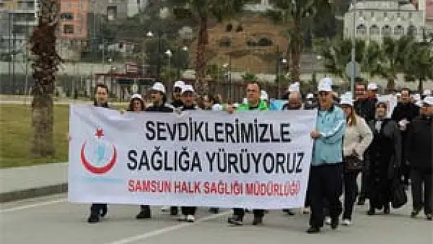 Kadınlar Eşleriyle Sağlık Olmak İçin Yürüdü