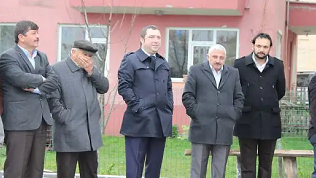 SKM açılışın da bir garip tablo!