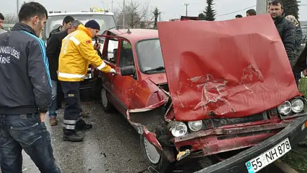 Çarşamba'da trafik kazası:2 yaralı...