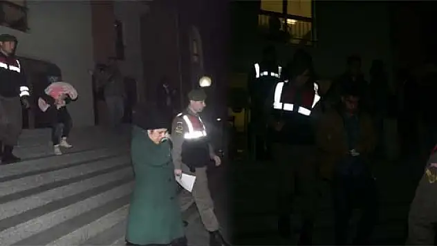 TÜRKİYE'YE YASA DIŞI YOLLARDAN GİREN YABANCILAR TUTUKLANDI...