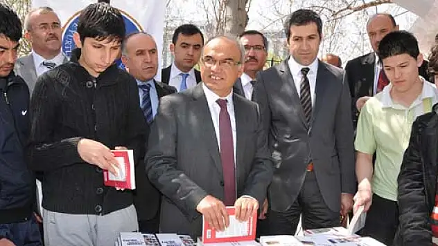 'Kütüphane Haftası'nı Kitap Okuyarak Kutladılar