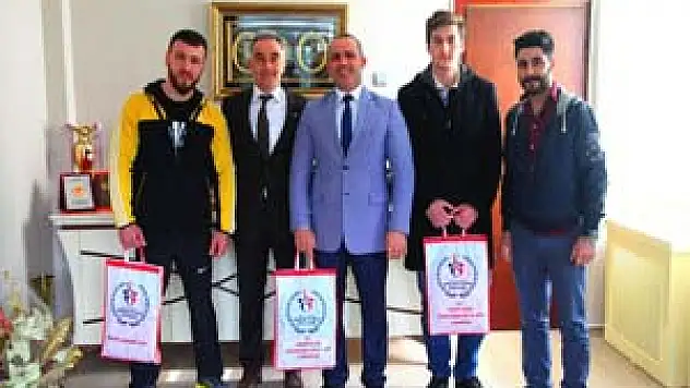 BİLEK GÜREŞÇİLERDEN İL MÜDÜRLÜĞÜNE ZİYARET