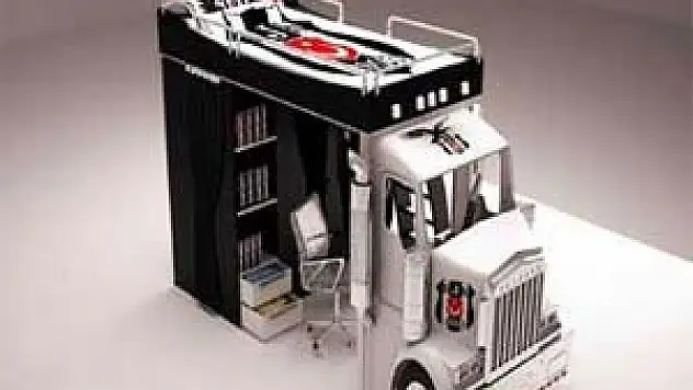 Gönül verdiği renklerin mobilyasını tasarladı