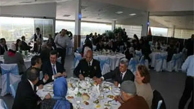  POLİS TEŞKİLATINDAN ŞEHİT YAKINLARINA VE GAZİLERE YEMEK