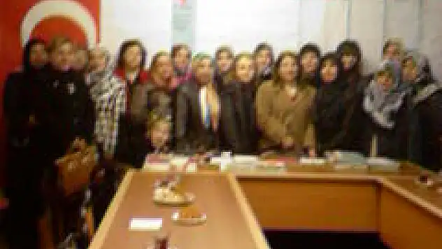 MHP li bayanlardan SP' ye ziyaret