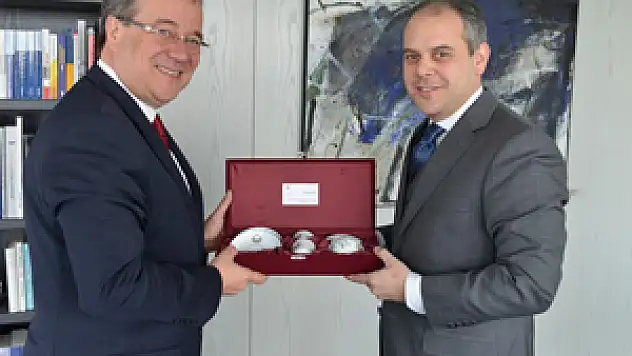 Bakan Kılıç Almanya'da