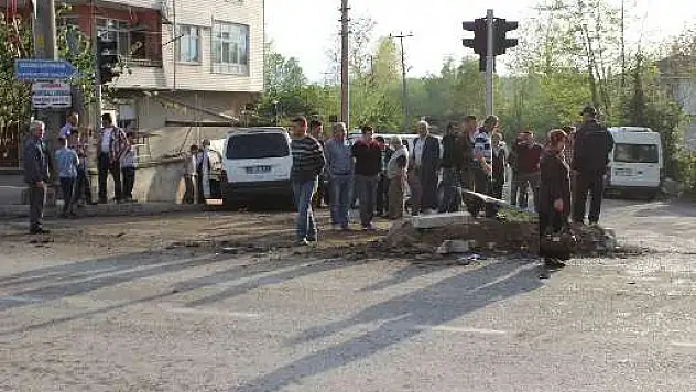 ÇARŞAMBA'DA TRAFİK KAZASI: 1 YARALI