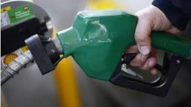 Benzin ve motorine ikinci zam!