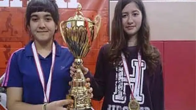 (ÇGS) İlk Kupa ve İlk Madalyalarını Kazandı        