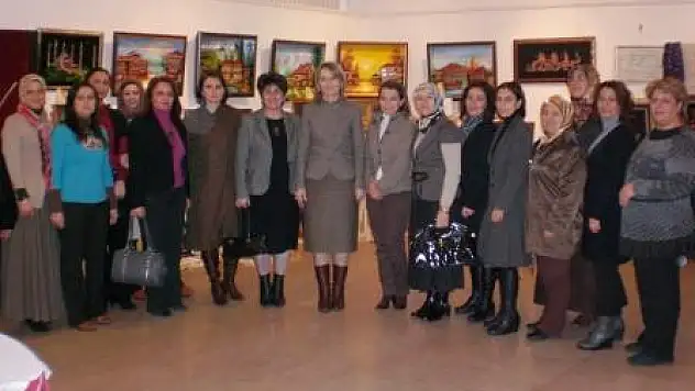 Milli Eğitimden Özel Karma sergiye yakın ilgi