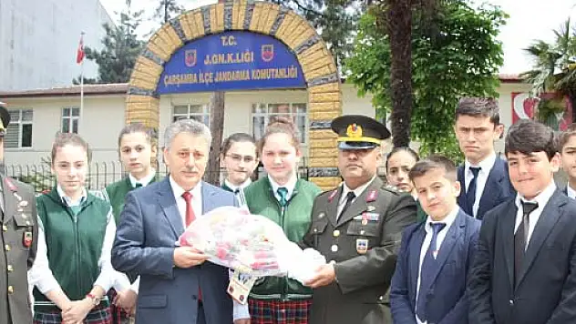 Ortaokul Öğrencileri'nden  Jandarma'ya ziyaret