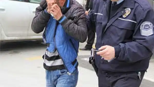 KAMYONDAN AKÜ ÇALAN GENÇ YAKALANDI