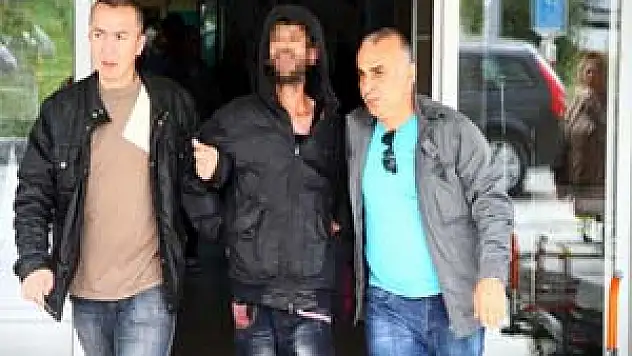 ŞİZOFRENİ HASTASI GENÇ ADLİYEYE SEVK EDİLDİ