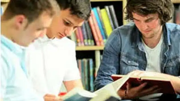 Üniversitelilere hükümetten müjde