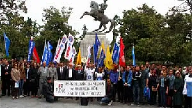 PDR Derneği 'Alan Adı Değişikliği' eylemi yaptı