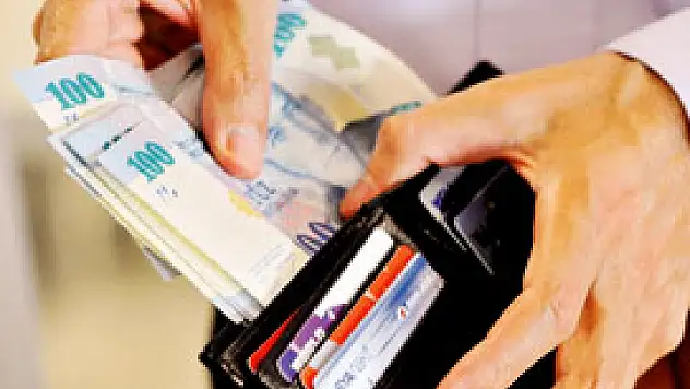 Yeni yasayla memur 135 TL fark alacak